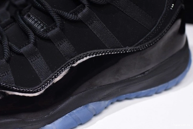 11 378037-005 black Cap and Jordan Gown Air 0723